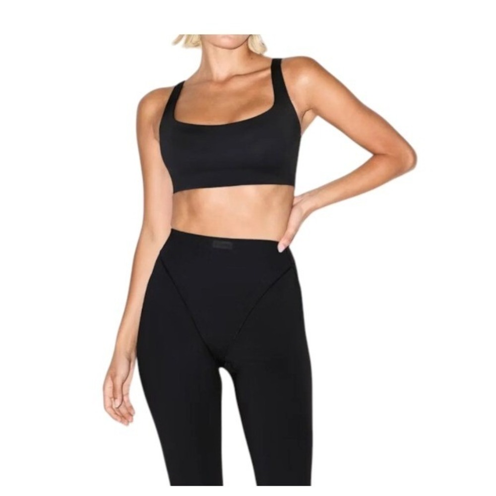 Skims Matte Scoop Neck Bra Obsidian Black BR-SPT-2723 Small - Picture 2 of 4